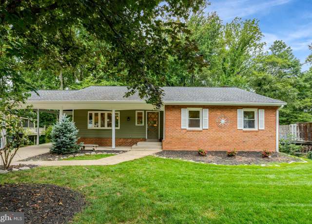 Property at 12202 Harbor Dr, Woodbridge, VA 22192, 4 beds, 3 baths