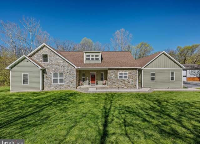 Property at 341 Chesapeake Ln, Hedgesville, WV 25427, 3 beds, 2.5 baths