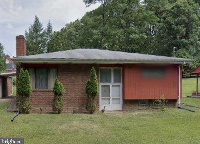 Property at 4 Swan View Dr, Pittsburgh, PA 15237, 3 beds, 1 bath