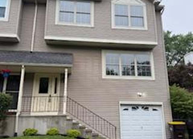 Property at 654 Woodspring Dr, Warrington, PA 18976, 5 beds, 3 baths