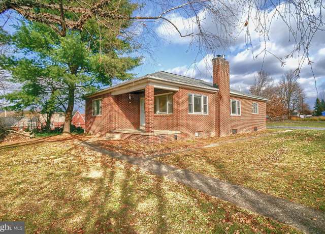 Property at 7 Crums Ln, Harrisburg, PA 17112, 3 beds, 1 bath