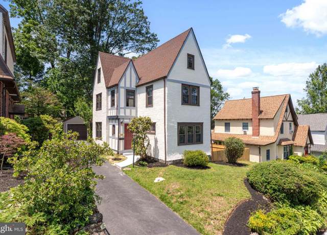 Property at 2418 Rosewood Ln, Havertown, PA 19083, 4 beds, 2.5 baths