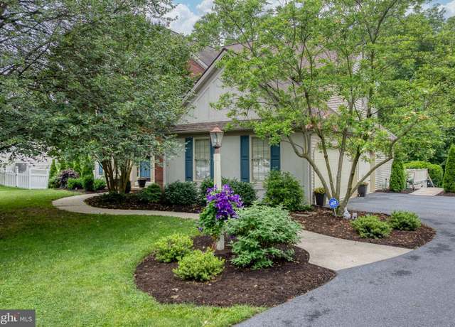 Property at 16 Fox Hollow Dr, Lancaster, PA 17602, 4 beds, 3 baths