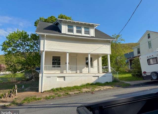 Property at 208 George St, Ashland, PA 17921, 3 beds, 2.5 baths
