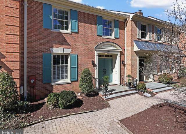 Property at 3829 N Tazewell St, Arlington, VA 22207, 3 beds, 3.5 baths