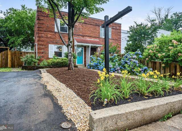Property at 828 S Irving St, Arlington, VA 22204, 3 beds, 2 baths