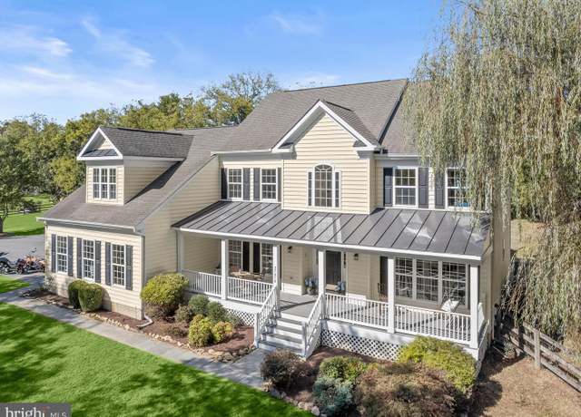 Property at 37070 Elaine Pl, Purcellville, VA 20132, 6 beds, 5 baths