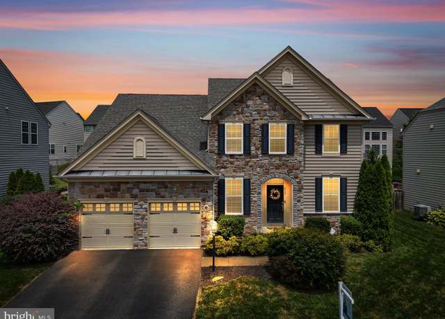 Property at 8967 Fenestra Pl, Gainesville, VA 20155, 4 beds, 3.5 baths