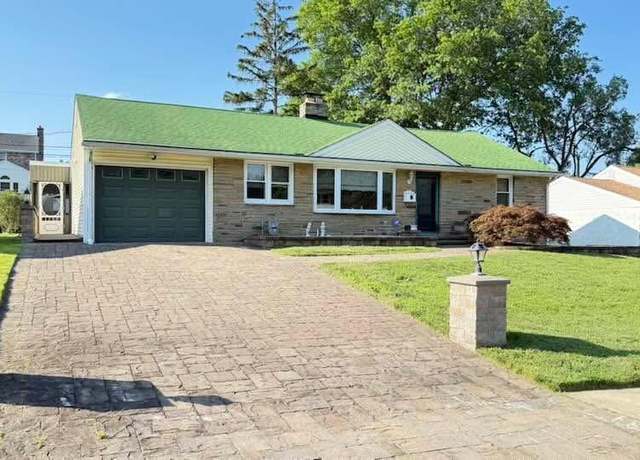 Property at 215 Alders Dr, Wilmington, DE 19803, 3 beds, 2 baths