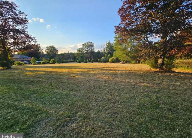 Property at 209 Juliustown Rd, Columbus, NJ 08022