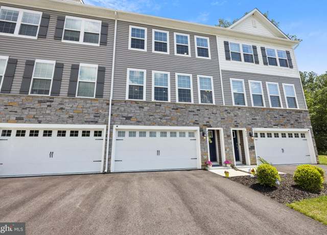 Property at 402 Monte Farm Rd, Mt Laurel, NJ 08054, 3 beds, 2.5 baths