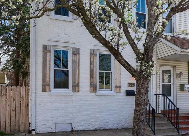 Property at 229 S 4th St, Columbia, PA 17512, 3 beds, 2.5 baths