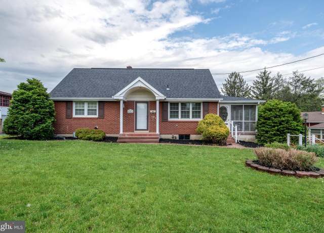 Property at 403 Wilshire Dr, Lebanon, PA 17042, 3 beds, 1.5 baths