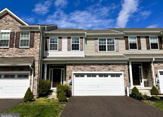 Property at 317 Fairfield Cir S, Royersford, PA 19468, 3 beds, 2.5 baths