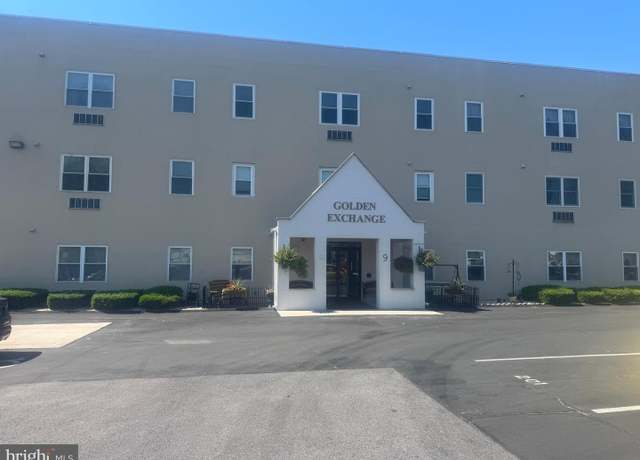 Property at 9 E 2nd Ave #302, Hanover, PA 17331, 1 bed, 1 bath