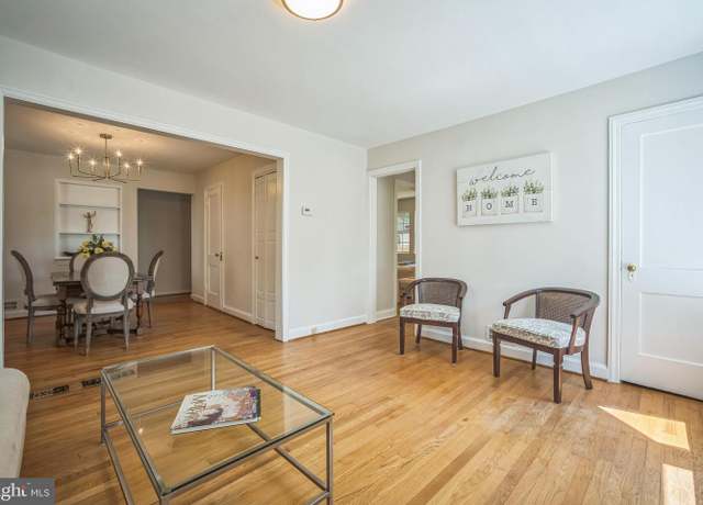 Property at 6105 26th St N, Arlington, VA 22207, 3 beds, 2 baths