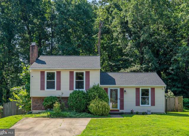 Property at 7627 Fallswood Way, Lorton, VA 22079, 3 beds, 3 baths