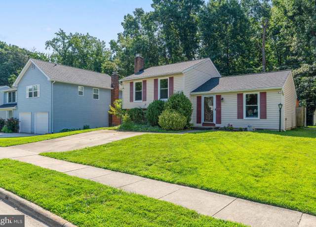 Property at 7627 Fallswood Way, Lorton, VA 22079, 3 beds, 3 baths