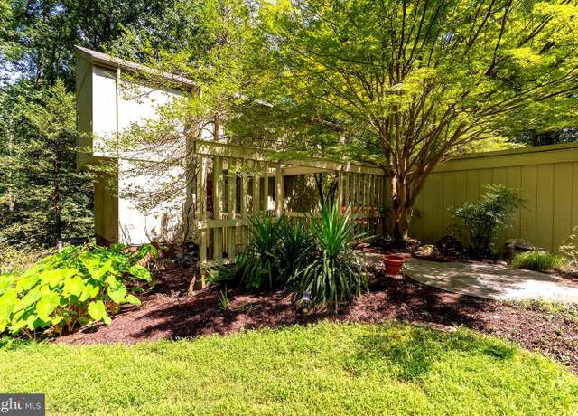 Property at 11301 Fieldstone Ln, Reston, VA 20191, 3 beds, 2.5 baths