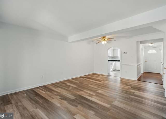 Property at 1040-C Brixton Ct, Sterling, VA 20164, 2 beds, 1.5 baths