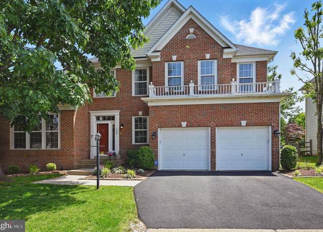 Property at 704 Bonnie Ridge Dr NE, Leesburg, VA 20176, 5 beds, 4.5 baths