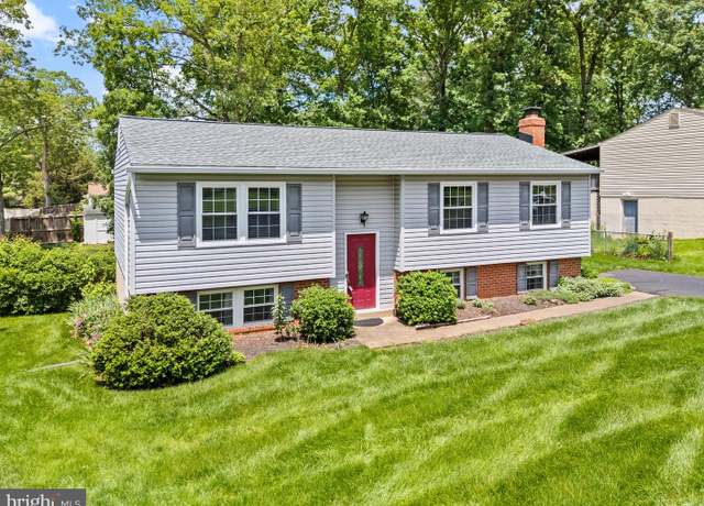 Property at 9366 Fernwood Ct, Manassas, VA 20110, 4 beds, 2 baths