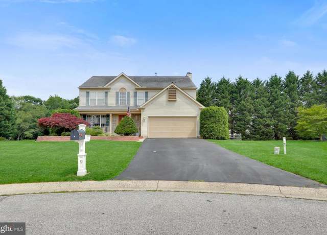 Property at 9 S Redspire Ct, Newark, DE 19702, 3 beds, 2.5 baths