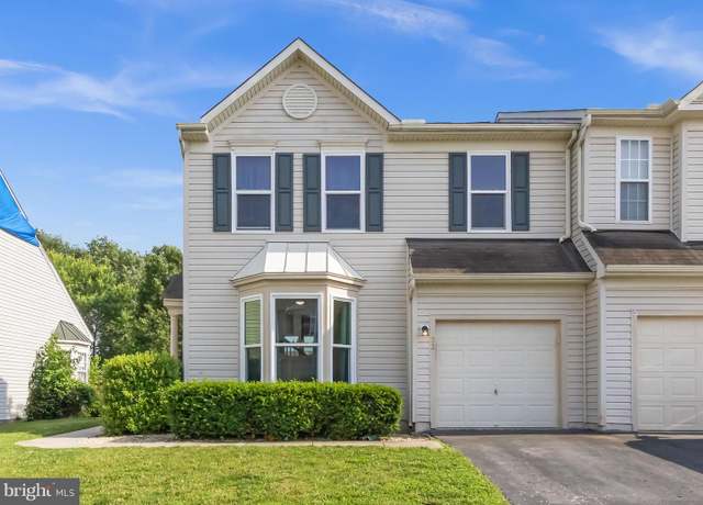 Property at 33 S Cummings Dr, Middletown, DE 19709, 3 beds, 3 baths