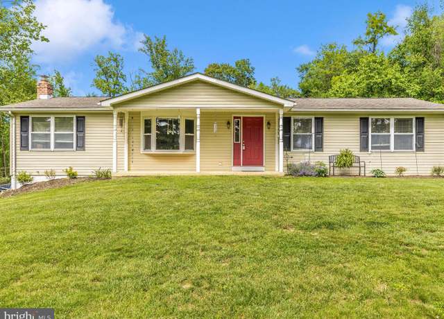 Property at 13240 Edgemont Rd, Smithsburg, MD 21783, 3 beds, 2 baths