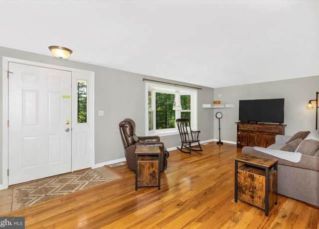 Property at 13240 Edgemont Rd, Smithsburg, MD 21783, 3 beds, 2 baths