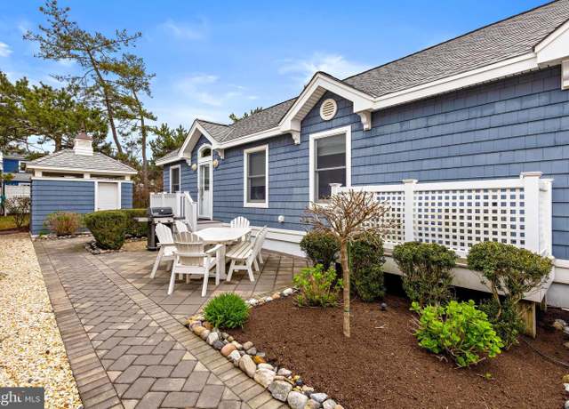Property at 123 E 17th St #2, Ship Bottom, NJ 08008, 3 beds, 1.5 baths