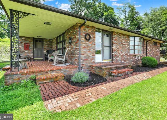 Property at 3568 New Holland Rd, Mohnton, PA 19540, 3 beds, 2 baths