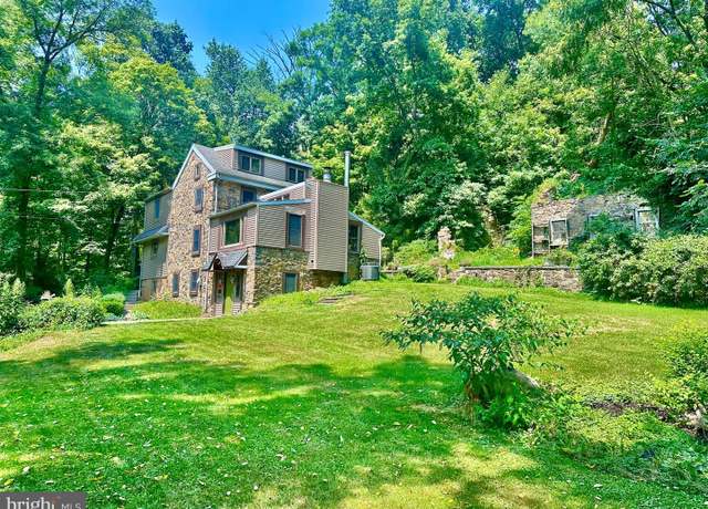 Property at 1004 California Rd, Quakertown, PA 18951, 4 beds, 2.5 baths