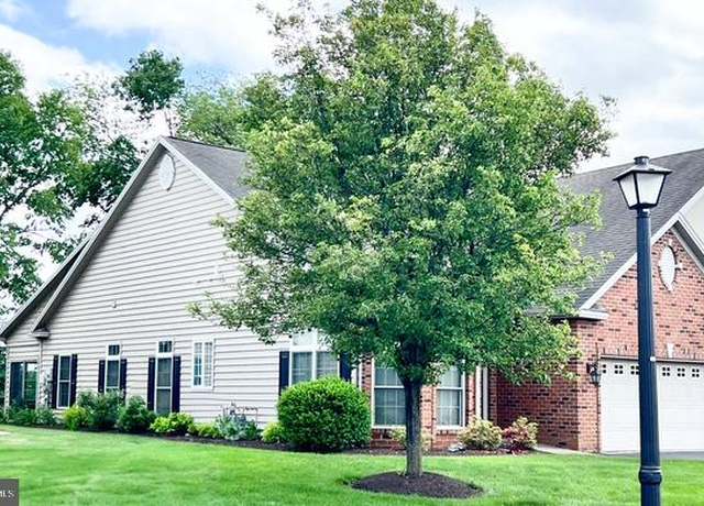 Property at 5400 Rivendale Blvd, Mechanicsburg, PA 17050, 2 beds, 2 baths
