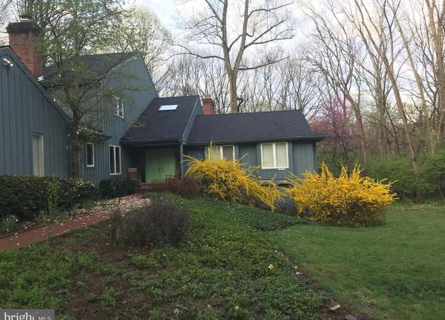 Property at 2 Fox Run Dr, Chadds Ford, PA 19317, 5 beds, 4.5 baths