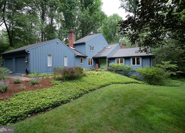 Property at 2 Fox Run Dr, Chadds Ford, PA 19317, 5 beds, 4.5 baths