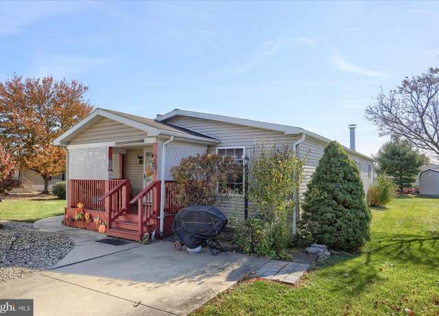 Property at 54 Juniper St, Palmyra, PA 17078, 3 beds, 2 baths