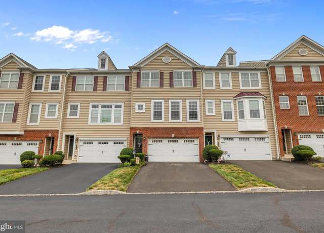 Property at 3 Fieldstone Ct, Telford, PA 18969, 3 beds, 2.5 baths