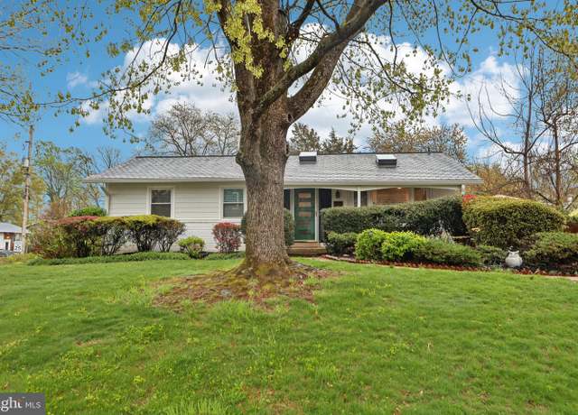 Property at 7836 Heritage Dr, Annandale, VA 22003, 4 beds, 3 baths