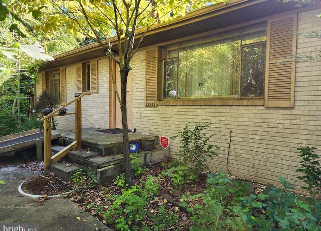 Property at 18933 Barnette Cir, Triangle, VA 22172, 5 beds, 2.5 baths