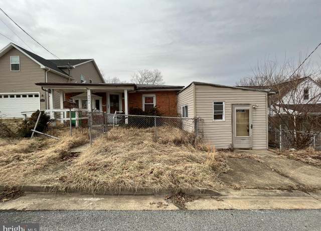 Property at 6406 L St, Capitol Heights, MD 20743, 3 beds, 1 bath