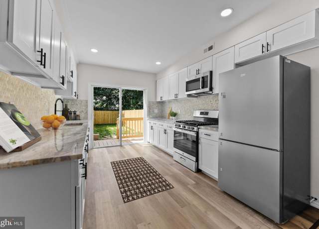 Property at 516 Columbus Rd, Burlington, NJ 08016, 4 beds, 1 bath