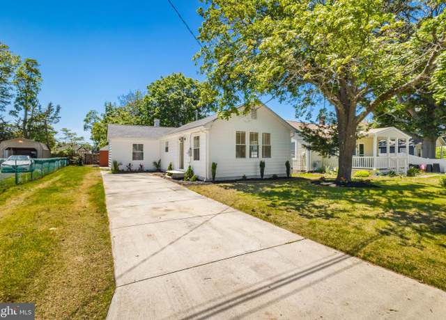 Property at 144 Cloverdale Ave, Villas, NJ 08251, 3 beds, 1 bath