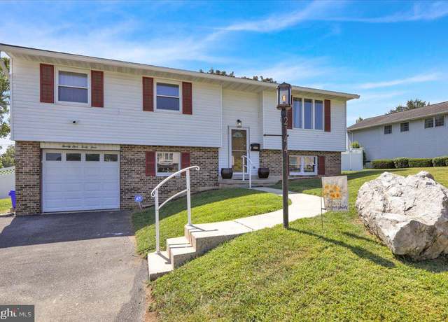 Property at 2144 Mayo Dr, Reading, PA 19601, 3 beds, 3 baths