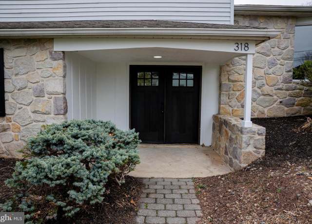 Property at 318 Park Ave, Bristol, PA 19007, 3 beds, 2.5 baths