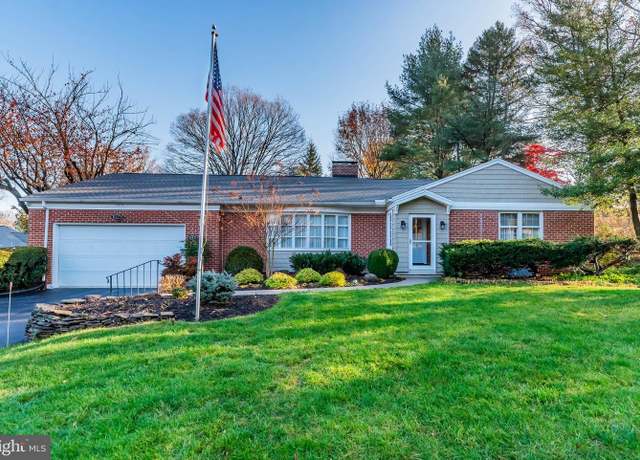 Property at 645 Vista Dr, Camp Hill, PA 17011, 3 beds, 2.5 baths