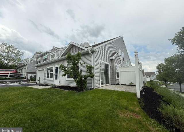 Property at 87 Courtyard Dr, Carlisle, PA 17013, 3 beds, 2.5 baths