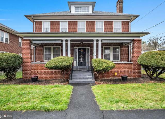Property at 704 N 16th St, Harrisburg, PA 17103, 5 beds, 1.5 baths