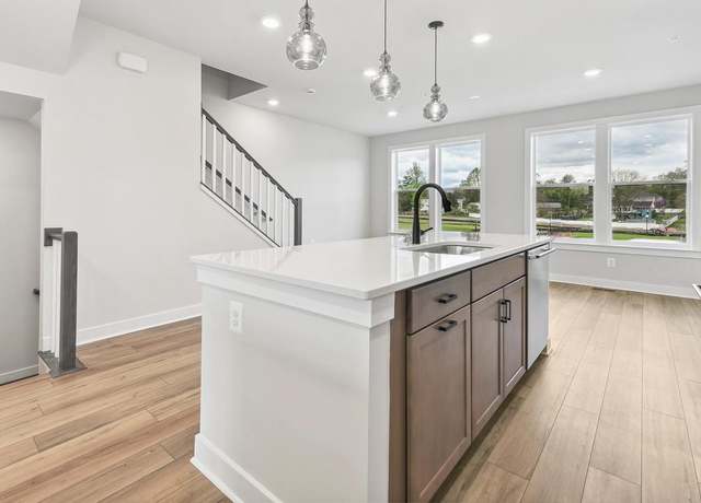 Property at HOMESITE 20 Red Oak St, Fairfax, VA 22030, 5 beds, 4.5 baths