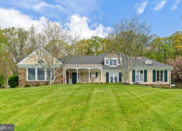 Property at 8300 Falcon Glen Rd, Warrenton, VA 20186, 5 beds, 4 baths